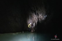 Grotte du Dragon’s Breath. Dans le lac... (c) Laurent Bruxelles